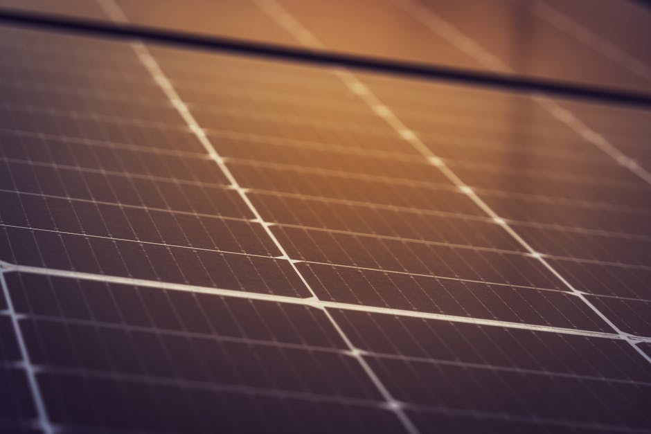Európa térképe megújuló energia és gyár ikonokkal